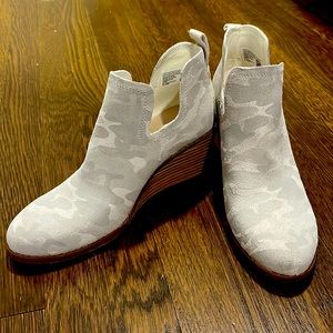 Kallie Wedge Bootie - NEVER WORN